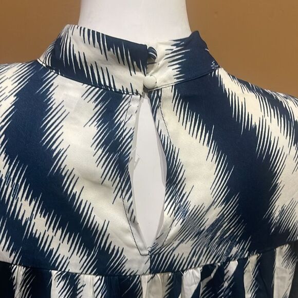 Maison d’ Amelie Women’s Small Blue Cream High Neck 5 Button Cuffs Blouse Sz Sm - Picture 6 of 14